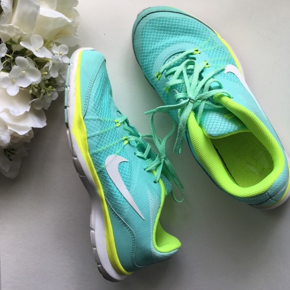 aqua green nike shoes